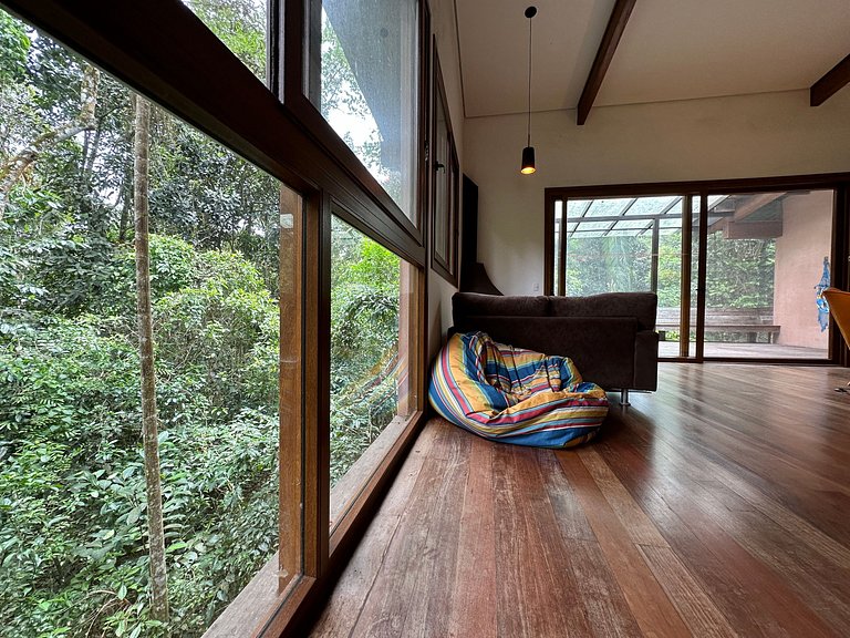 Cachoeira, vista montanha, piscina e sauna