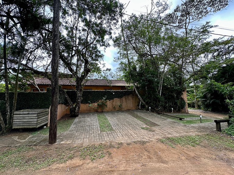 Cachoeira, vista montanha, piscina e sauna