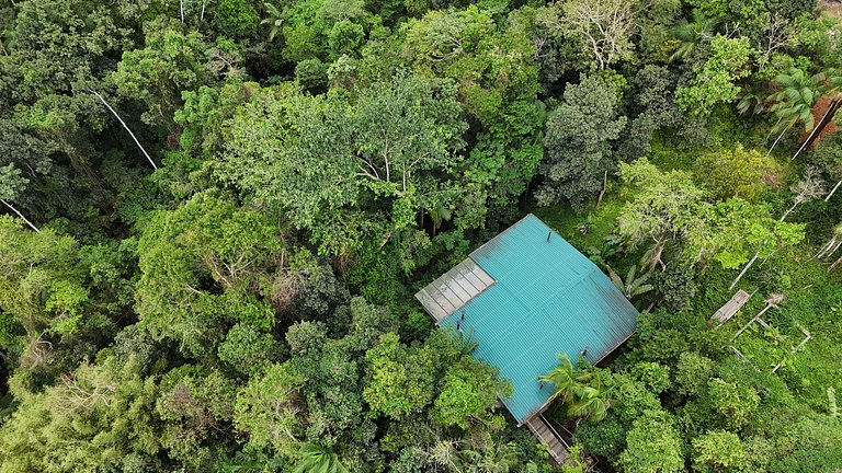 Cachoeira, vista montanha, piscina e sauna