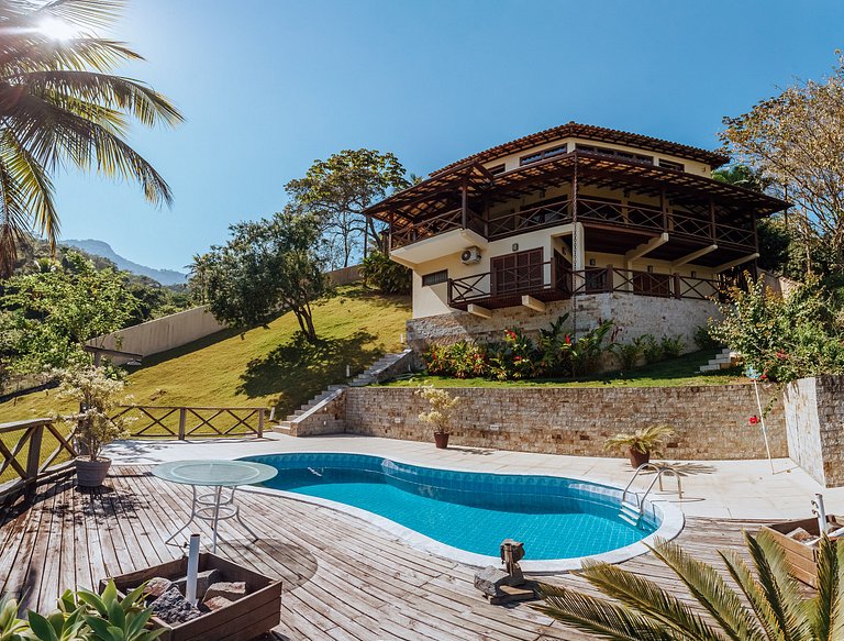 Casa charmosa, com vista para o mar e piscina