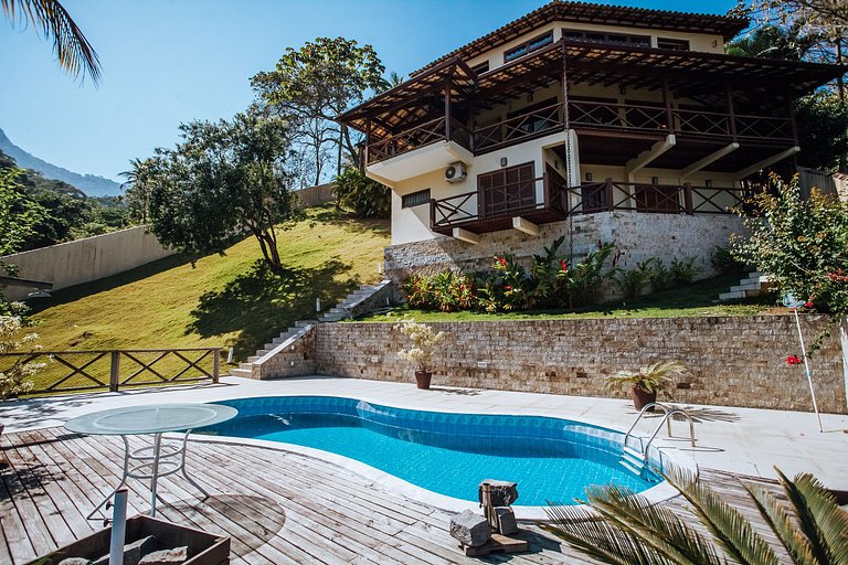 Casa charmosa, com vista para o mar e piscina