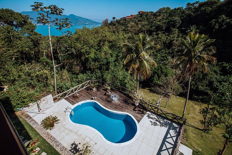 Casa charmosa, com vista para o mar e piscina