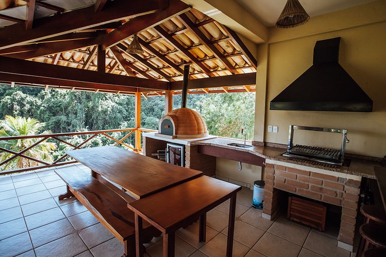 Casa charmosa, com vista para o mar e piscina