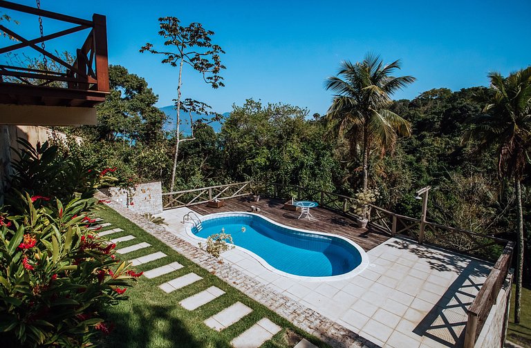 Casa charmosa, com vista para o mar e piscina