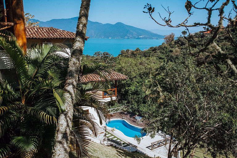 Casa charmosa, com vista para o mar e piscina