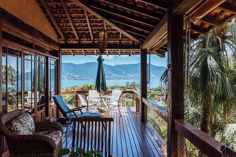 Casa com linda vista - Praia do Engenho, Ilhabela