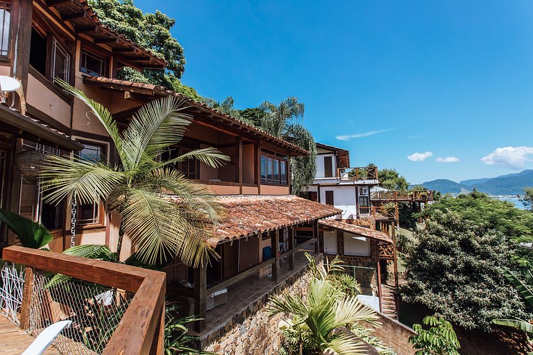 Casa com linda vista - Praia do Engenho, Ilhabela