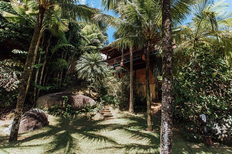 Casa com linda vista - Praia do Engenho, Ilhabela