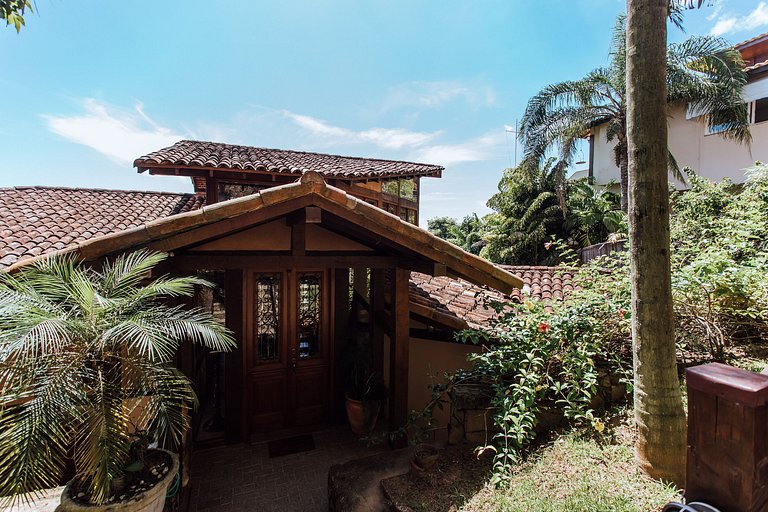 Casa com linda vista - Praia do Engenho, Ilhabela