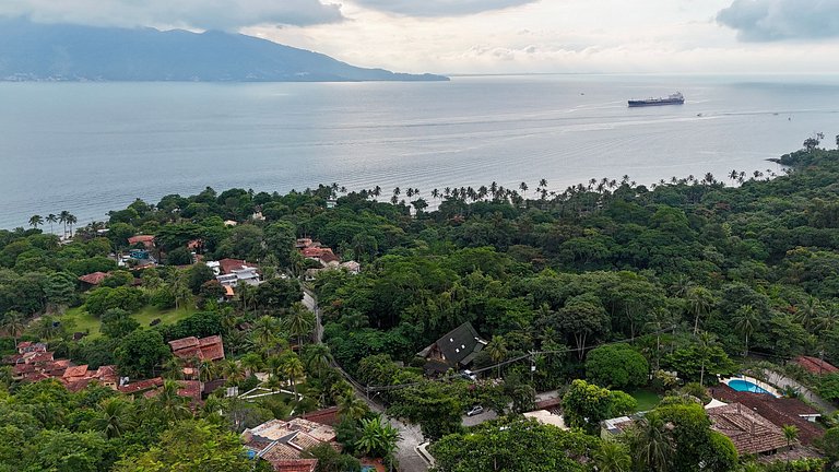 Casa com piscina e a vista mais linda de Ilhabela