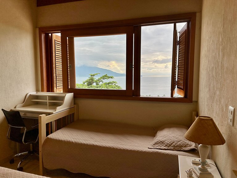 Casa com piscina e a vista mais linda de Ilhabela