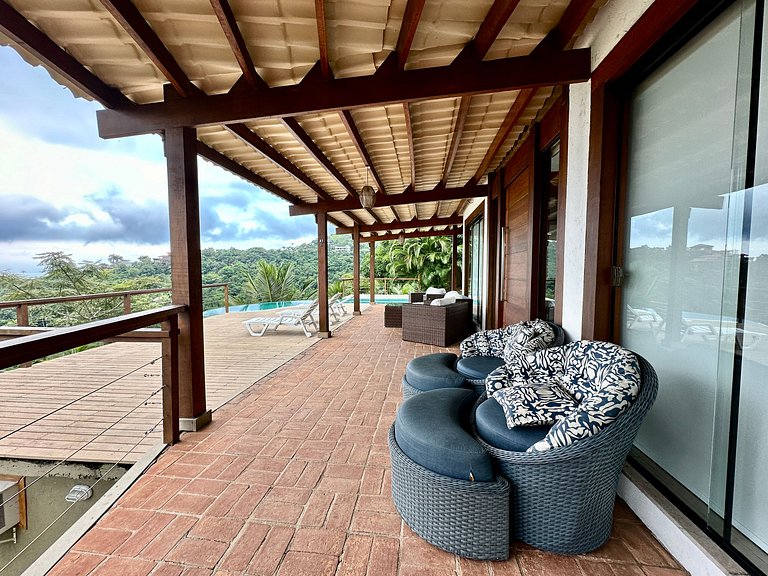 Casa com piscina e a vista mais linda de Ilhabela