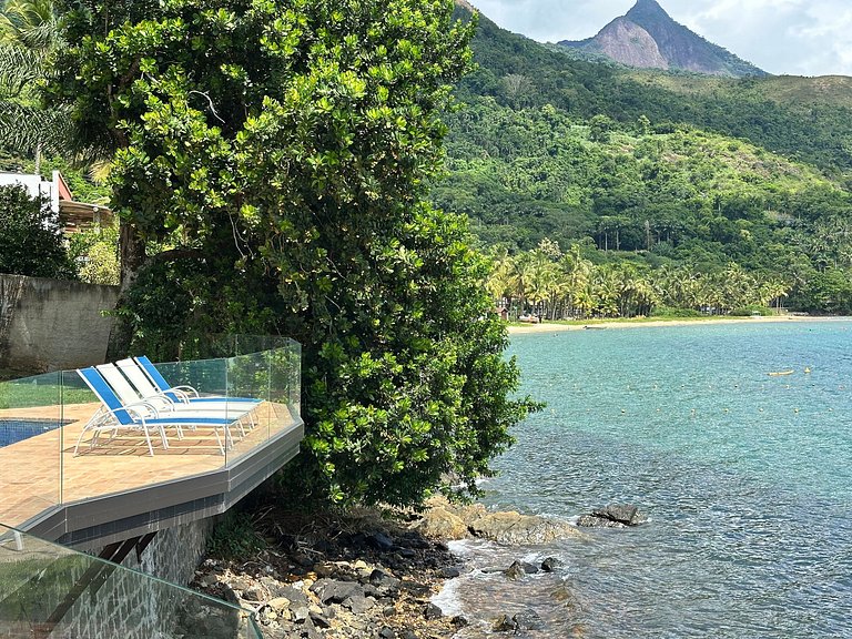 Casa costeira 20m da praia, piscina e área gourmet