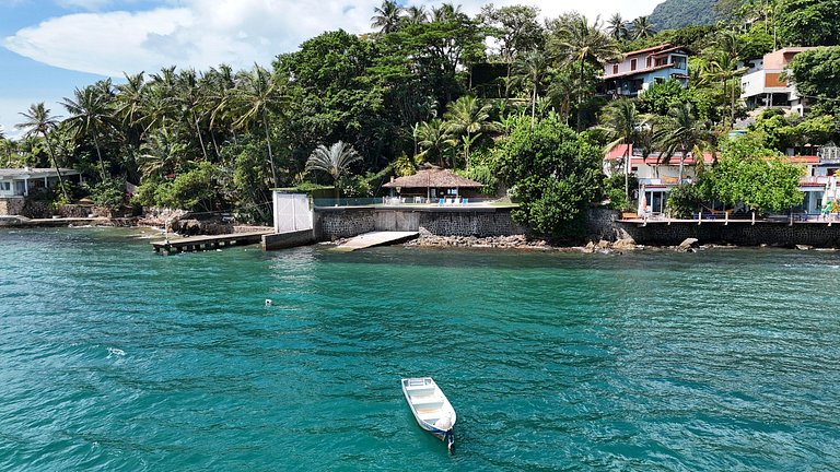 Casa costeira 20m da praia, piscina e área gourmet