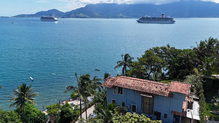 Casa costeira 20m da praia, piscina e área gourmet