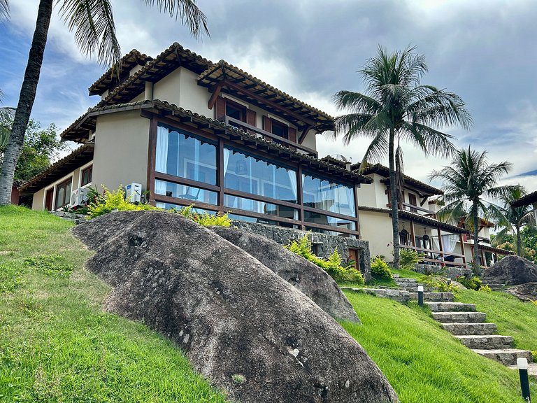 Casa em condomínio a 3 minutos da praia Curral