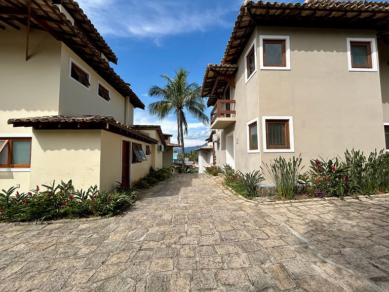 Casa em condomínio a 3 minutos da praia Curral