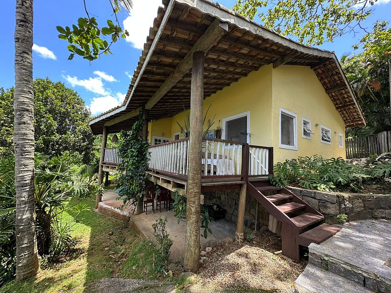 Casa em condomínio, píer de acesso ao mar e vista