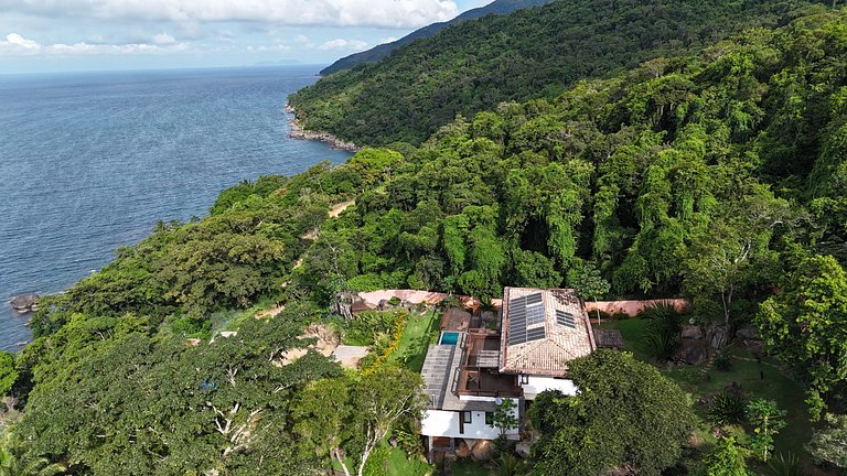 Casa em condomínio, piscina aquecida e conforto