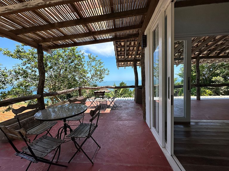 Casa em condomínio, vista e bela piscina