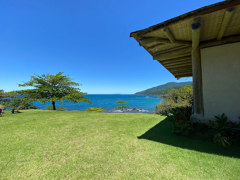 Casa em estilo balinês, pé na areia!