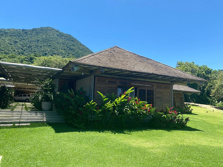 Casa em estilo balinês, pé na areia!