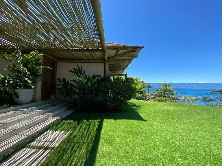 Casa em estilo balinês, pé na areia!