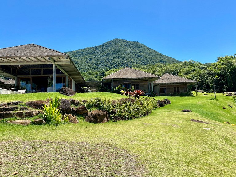 Casa em estilo balinês, pé na areia!