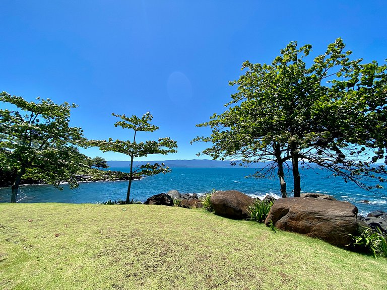 Casa em estilo balinês, pé na areia!