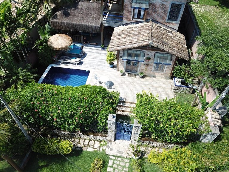 Casa encantadora na Praia da Feiticeira - Ilhabela