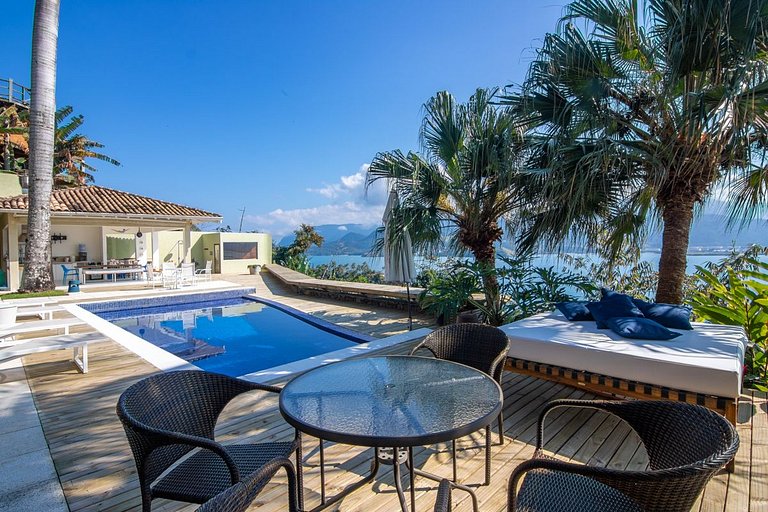 Casa luxuosa, vista mar, piscina e sauna