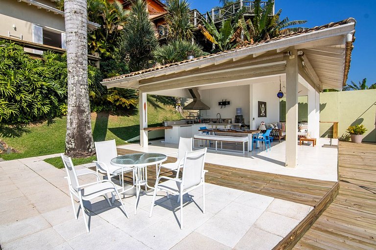 Casa luxuosa, vista mar, piscina e sauna