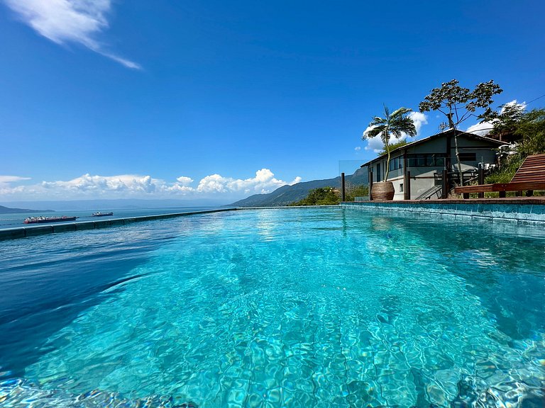 Casa moderna, vista, jacuzzi aquecida e piscina