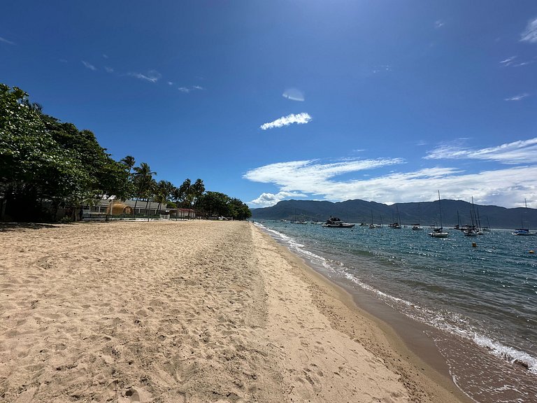 Casa pé na areia ao lado do Sea Club