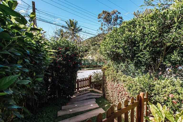 Condomínio pé areia, piscina e churrasqueira