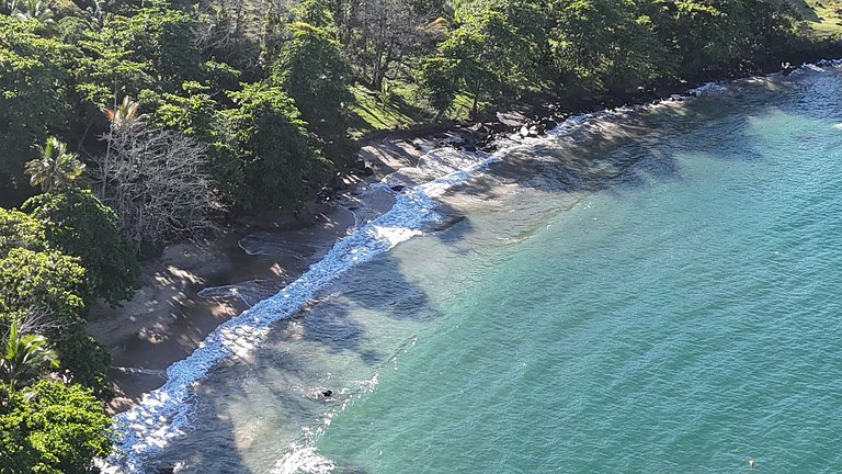 Condomínio pé na areia, piscina aquecida vista mar