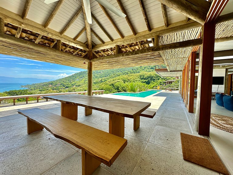 Conforto, vista incrível, piscina - Praia Armação