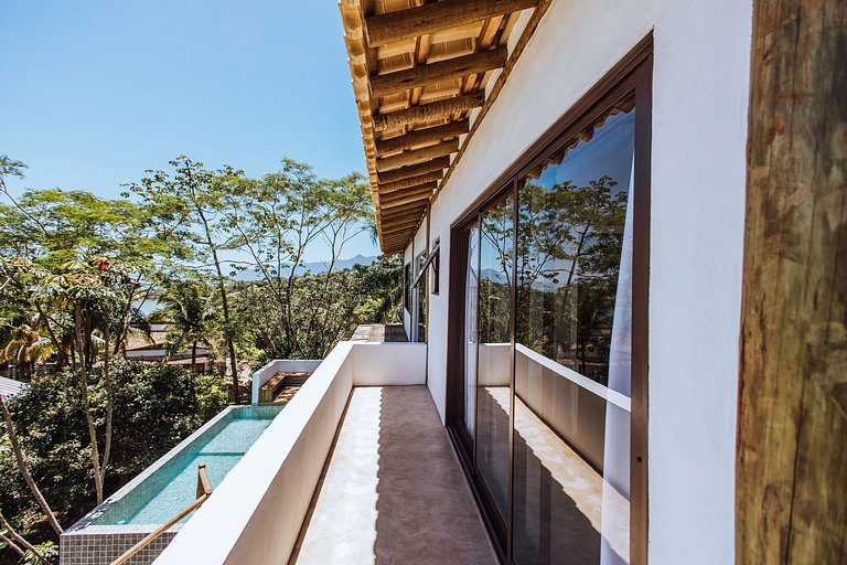 Conforto, vista para o mar e piscina aquecida