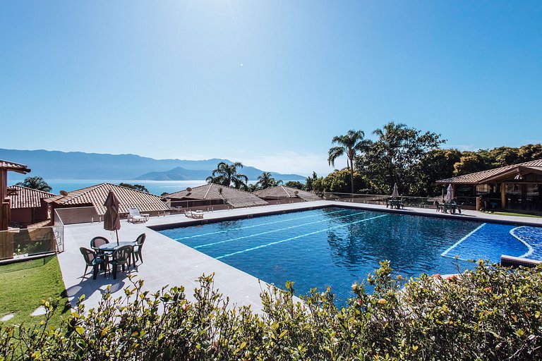 Conforto, vista para o mar e piscina aquecida