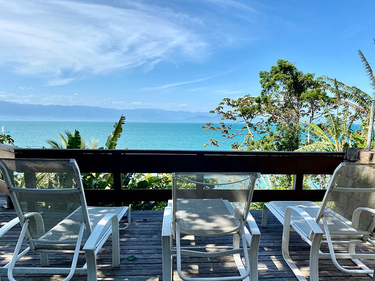 Costeira acesso ao mar, piscina e vista magnífica