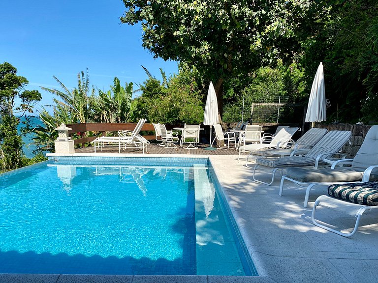 Costeira acesso ao mar, piscina e vista magnífica