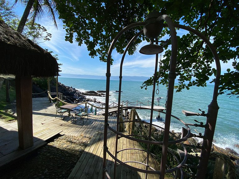 Costeira acesso ao mar, piscina e vista magnífica