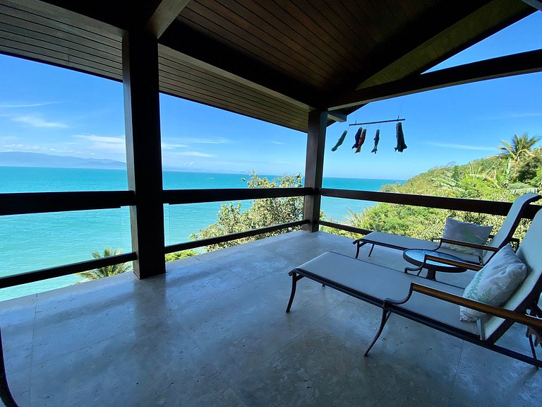 Costeira acesso ao mar, piscina e vista magnífica