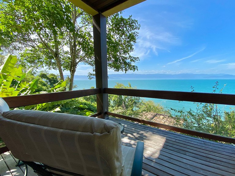 Costeira acesso ao mar, piscina e vista magnífica