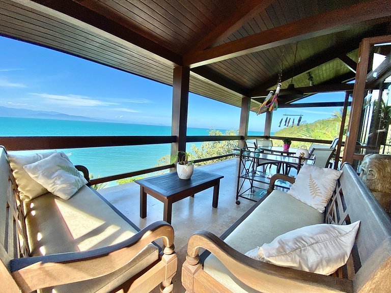 Costeira acesso ao mar, piscina e vista magnífica