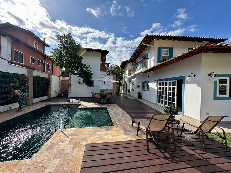 Espaço gourmet, piscina a 3 minutos da praia