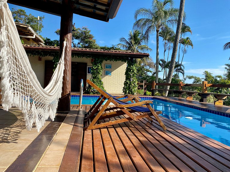 Excelente localização, piscina e vista para o mar