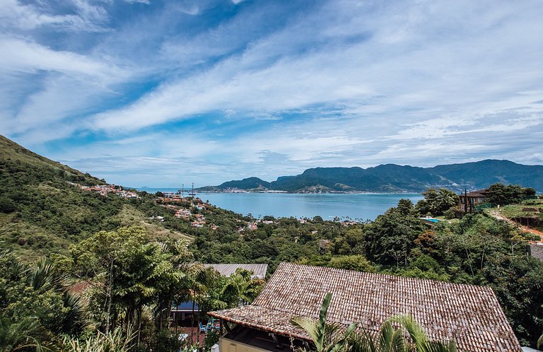 Luxo, piscina aquecida e vista a 5 minutos da Vila