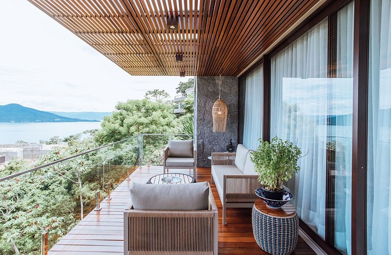 Luxo, piscina aquecida e vista a 5 minutos da Vila