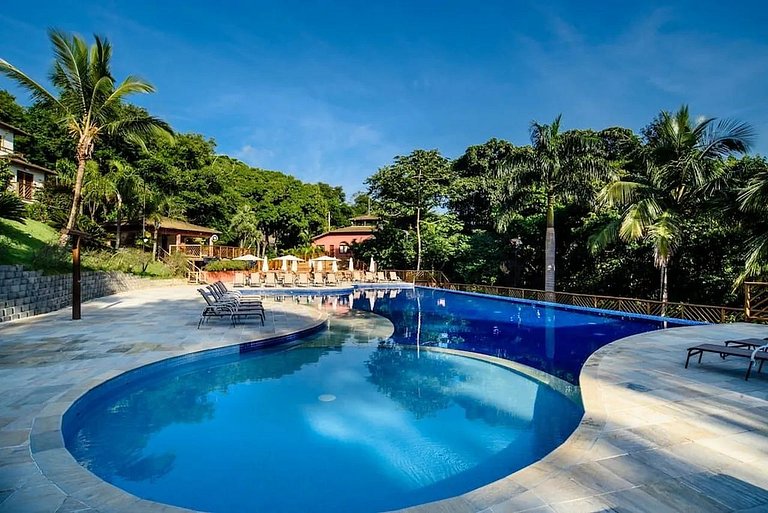 Piscina aquecida, borda infinita, vista para o mar